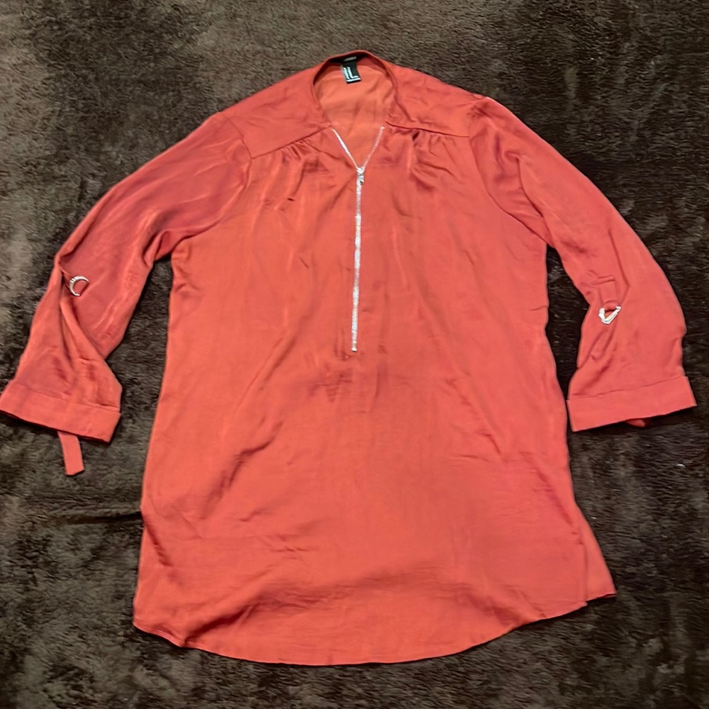 Burgendy silk blend top with zipper front. Long sleeve Forever 21 size medium